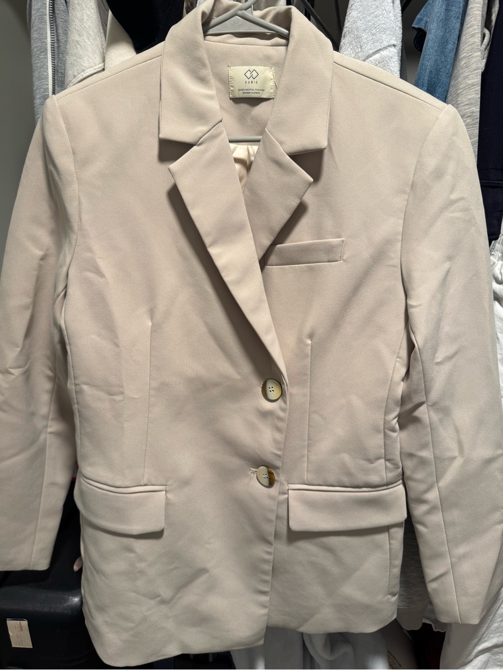 Cubic Women's Cream Single-Breasted Tailored Blazer